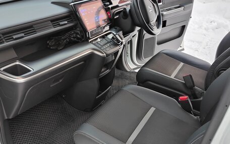 Honda Stepwgn IV, 2019 год, 2 800 000 рублей, 13 фотография