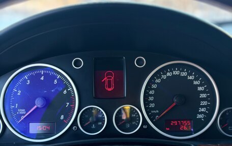 Volkswagen Touareg III, 2003 год, 880 000 рублей, 12 фотография