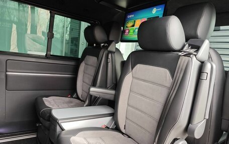 Volkswagen Multivan T6 рестайлинг, 2023 год, 10 950 000 рублей, 21 фотография