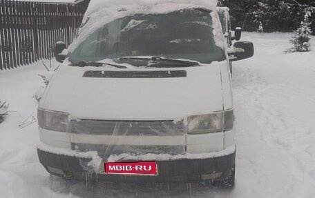Volkswagen Transporter T4, 1992 год, 310 000 рублей, 1 фотография