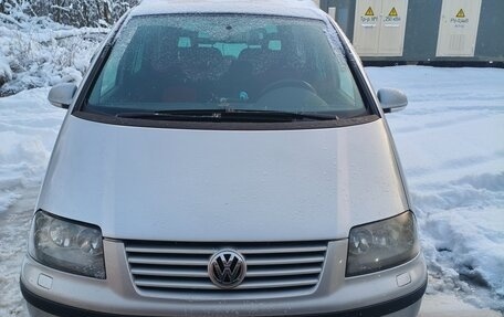 Volkswagen Sharan I рестайлинг, 2005 год, 600 000 рублей, 1 фотография