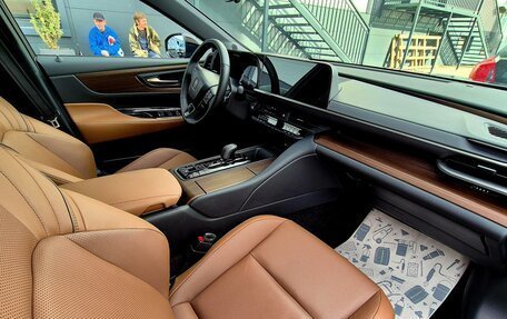 Toyota Crown, 2025 год, 9 800 000 рублей, 23 фотография