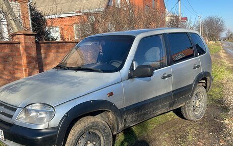 Chevrolet Niva I рестайлинг, 2004 год, 320 000 рублей, 2 фотография