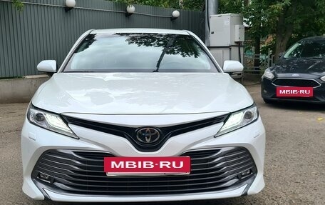 Toyota Camry, 2020 год, 2 850 000 рублей, 2 фотография