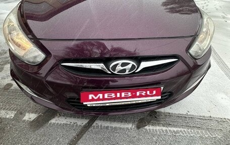 Hyundai Solaris II рестайлинг, 2011 год, 800 000 рублей, 2 фотография