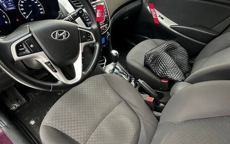 Hyundai Solaris II рестайлинг, 2011 год, 800 000 рублей, 10 фотография