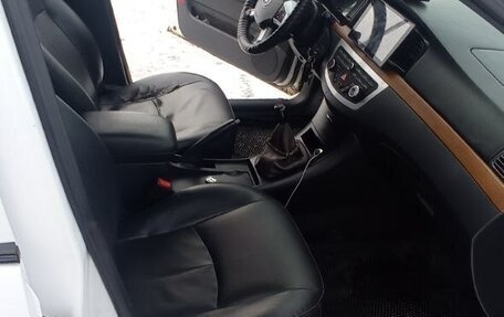 Lifan Solano I (630) рестайлинг, 2012 год, 200 000 рублей, 22 фотография