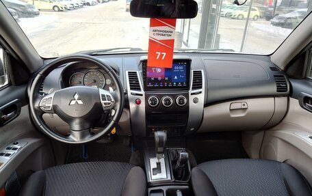 Mitsubishi Pajero Sport II рестайлинг, 2015 год, 2 080 000 рублей, 9 фотография