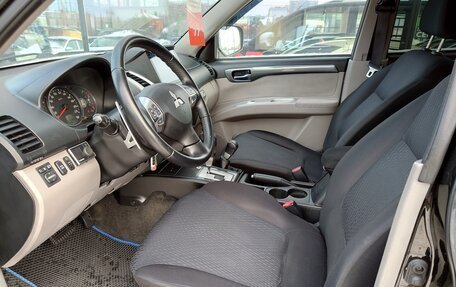 Mitsubishi Pajero Sport II рестайлинг, 2015 год, 2 080 000 рублей, 7 фотография