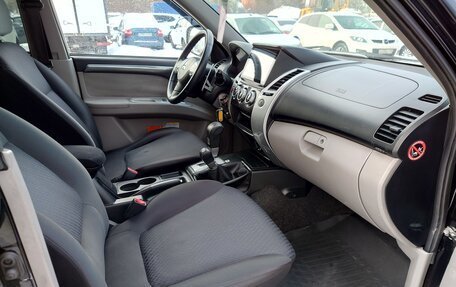 Mitsubishi Pajero Sport II рестайлинг, 2015 год, 2 080 000 рублей, 8 фотография