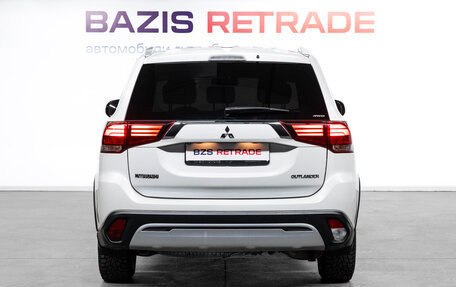 Mitsubishi Outlander III рестайлинг 3, 2019 год, 2 399 000 рублей, 6 фотография