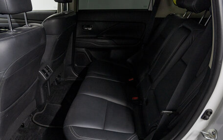 Mitsubishi Outlander III рестайлинг 3, 2019 год, 2 399 000 рублей, 17 фотография