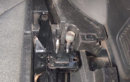 Mitsubishi Outlander III рестайлинг 3, 2006 год, 650 000 рублей, 25 фотография