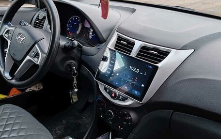 Hyundai Solaris II рестайлинг, 2013 год, 690 000 рублей, 4 фотография