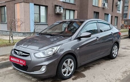 Hyundai Solaris II рестайлинг, 2013 год, 690 000 рублей, 2 фотография