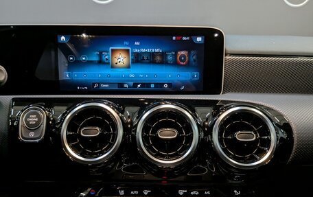 Mercedes-Benz A-Класс, 2019 год, 2 680 000 рублей, 15 фотография