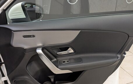 Mercedes-Benz A-Класс, 2019 год, 2 680 000 рублей, 12 фотография