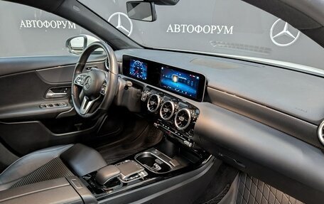 Mercedes-Benz A-Класс, 2019 год, 2 680 000 рублей, 21 фотография