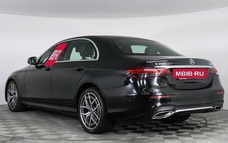 Mercedes-Benz E-Класс, 2020 год, 4 777 000 рублей, 7 фотография