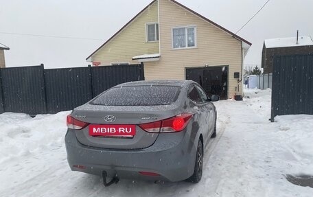 Hyundai Avante, 2011 год, 900 000 рублей, 2 фотография