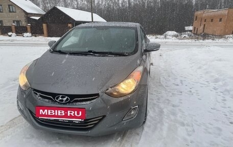 Hyundai Avante, 2011 год, 900 000 рублей, 3 фотография