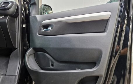 Peugeot Traveller I, 2018 год, 2 795 000 рублей, 16 фотография