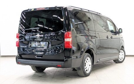 Peugeot Traveller I, 2018 год, 2 795 000 рублей, 26 фотография