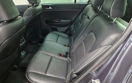 KIA Sportage IV рестайлинг, 2018 год, 2 410 000 рублей, 5 фотография