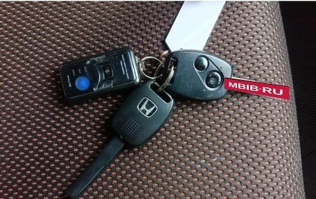 Honda Stream II, 2012 год, 1 000 000 рублей, 17 фотография