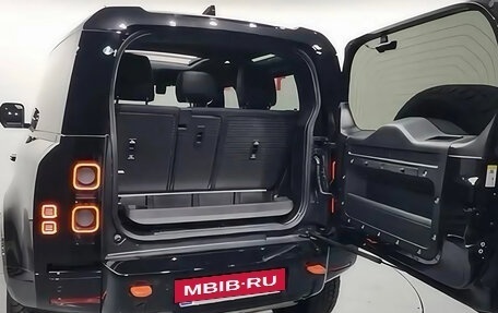 Land Rover Defender II, 2024 год, 11 725 000 рублей, 17 фотография