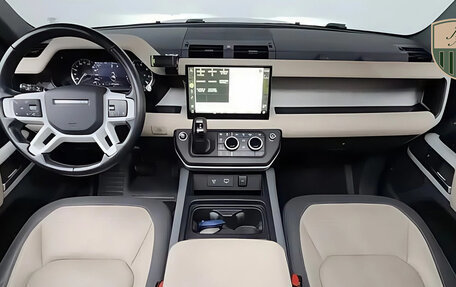 Land Rover Defender II, 2022 год, 7 550 000 рублей, 2 фотография