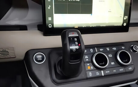 Land Rover Defender II, 2022 год, 7 550 000 рублей, 8 фотография