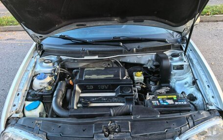 Volkswagen Golf IV, 2000 год, 400 000 рублей, 8 фотография