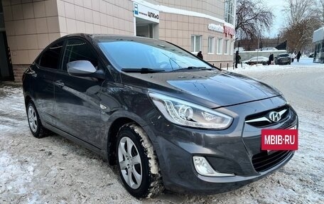 Hyundai Solaris II рестайлинг, 2013 год, 800 000 рублей, 6 фотография