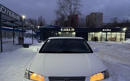 Toyota Camry, 1998 год, 550 000 рублей, 2 фотография