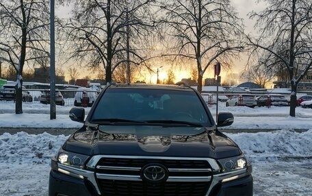 Toyota Land Cruiser 200, 2018 год, 7 100 000 рублей, 2 фотография