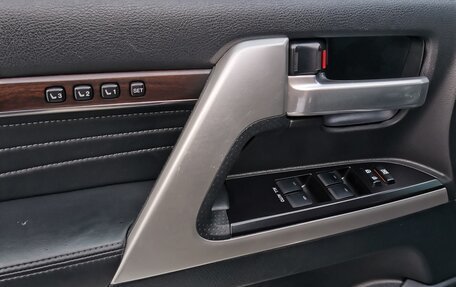 Toyota Land Cruiser 200, 2018 год, 7 100 000 рублей, 17 фотография