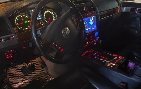 Volkswagen Touareg III, 2004 год, 700 000 рублей, 8 фотография