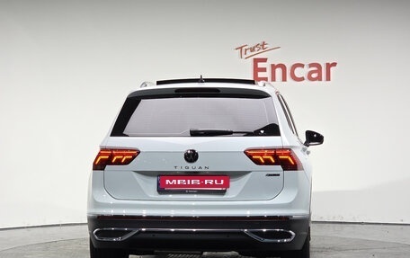 Volkswagen Tiguan II, 2022 год, 2 350 000 рублей, 4 фотография