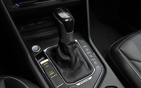 Volkswagen Tiguan II, 2022 год, 2 350 000 рублей, 9 фотография