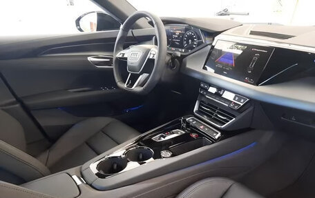 Audi e-tron GT, 2025 год, 13 992 000 рублей, 13 фотография