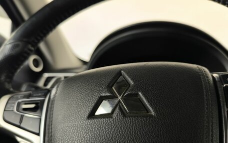 Mitsubishi Pajero Sport III рестайлинг, 2017 год, 2 476 000 рублей, 8 фотография