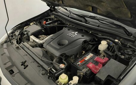 Mitsubishi Pajero Sport III рестайлинг, 2017 год, 2 476 000 рублей, 11 фотография