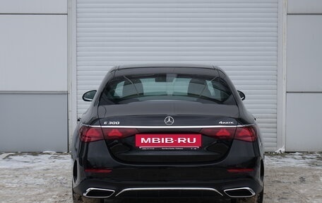 Mercedes-Benz E-Класс, 2023 год, 11 700 000 рублей, 4 фотография