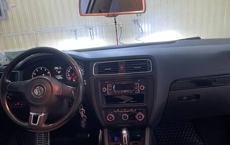 Volkswagen Jetta VI, 2012 год, 1 000 000 рублей, 13 фотография