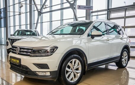 Volkswagen Tiguan II, 2017 год, 2 198 000 рублей, 3 фотография