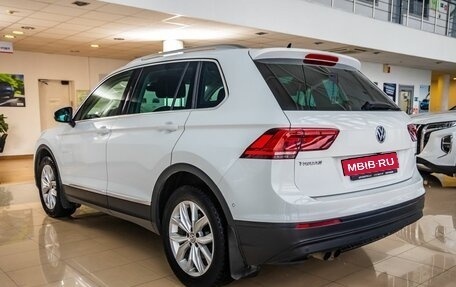 Volkswagen Tiguan II, 2017 год, 2 198 000 рублей, 5 фотография