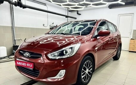 Hyundai Solaris II рестайлинг, 2013 год, 750 000 рублей, 1 фотография