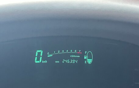 Toyota Yaris I рестайлинг, 2001 год, 250 000 рублей, 10 фотография