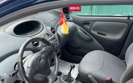 Toyota Yaris I рестайлинг, 2001 год, 250 000 рублей, 7 фотография